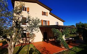 Casa Ghirlanda Con Piscina E Campo Da Tennis
